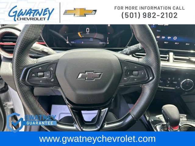 Used 2025 Chevrolet Trax RS w/ Sunroof Package FWD image 16