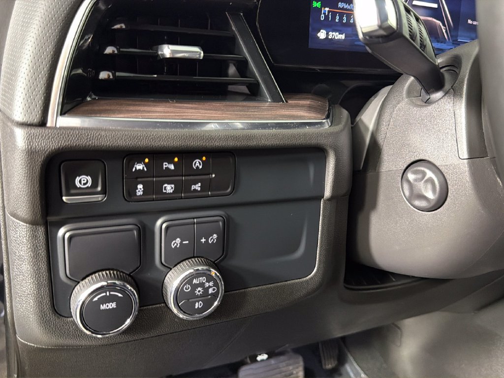 Certified 2025 Chevrolet Suburban Premier RWD image 20