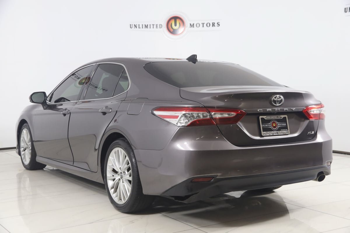 Used 2019 Toyota Camry XLE FWD image 4