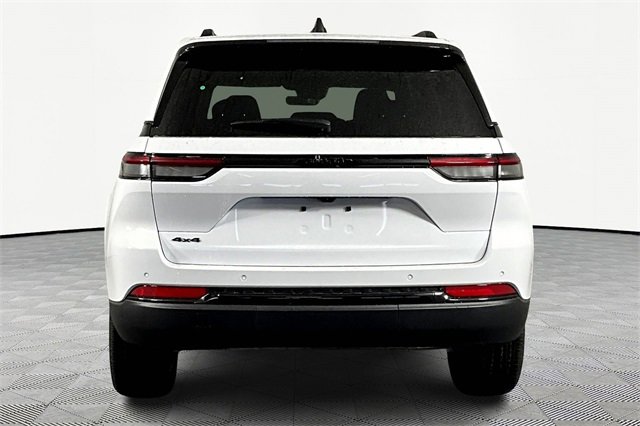 New 2025 Jeep Grand Cherokee Altitude image 5