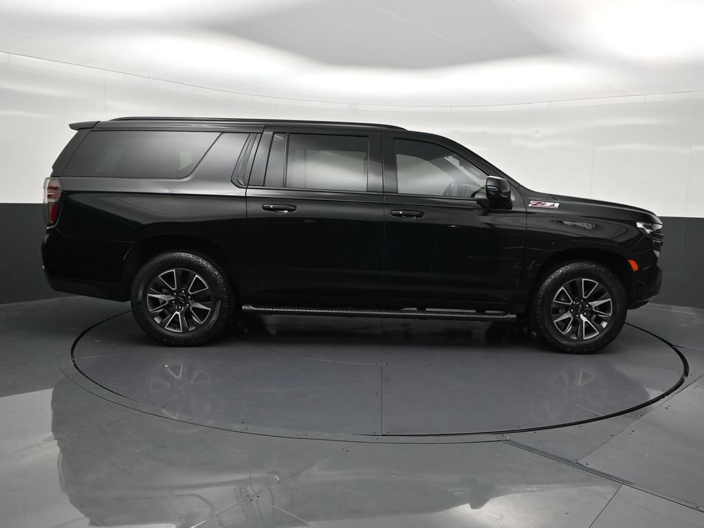 Used 2023 Chevrolet Suburban Z71 w/ Luxury Package AWD/4WD image 7