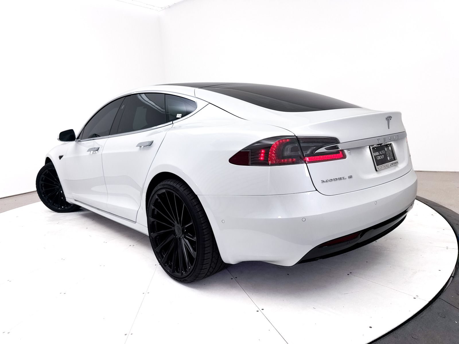 Used 2018 Tesla Model S 100D AWD/4WD image 2