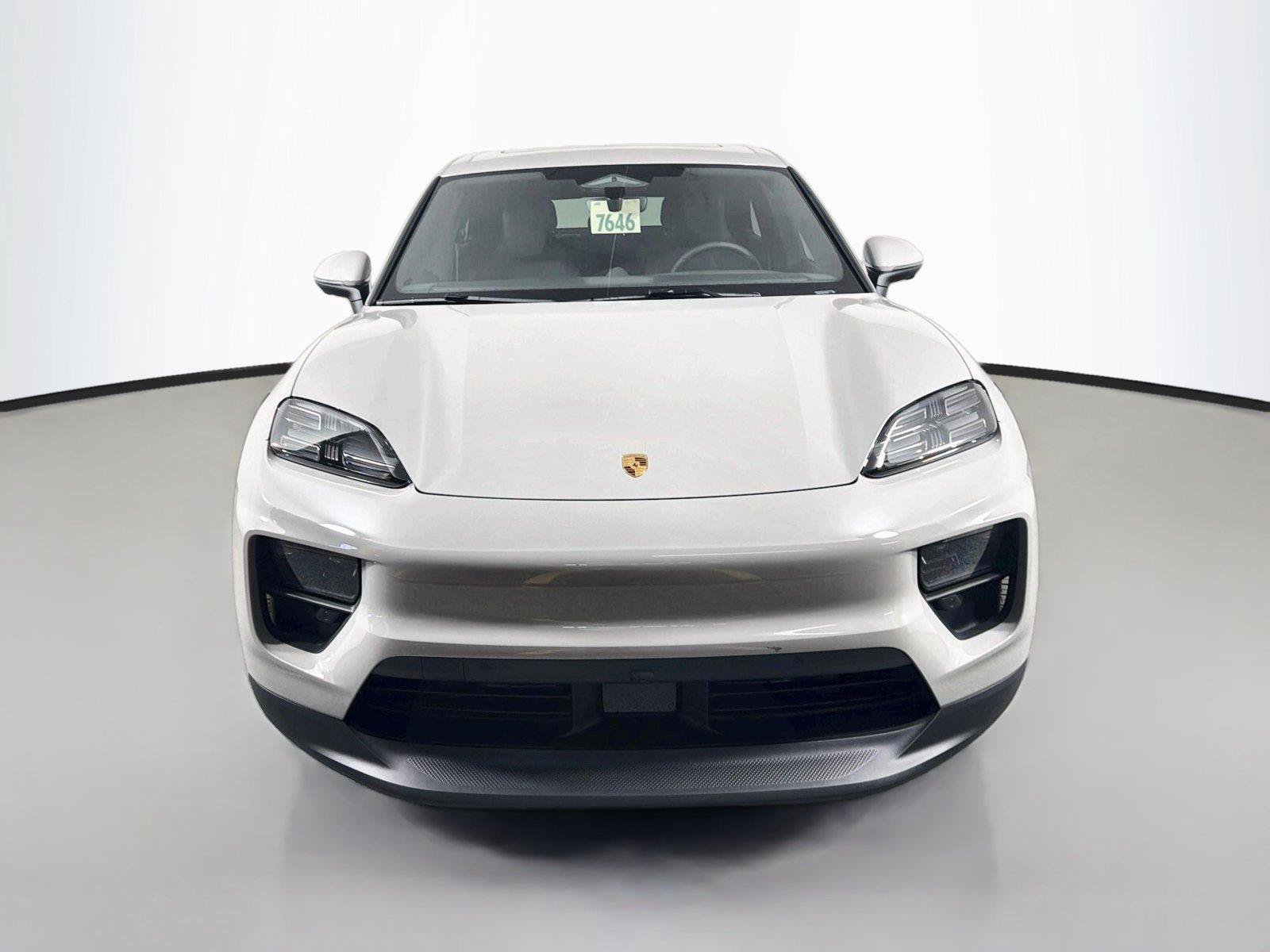 Certified 2026 Porsche Macan Electric RWD image 10