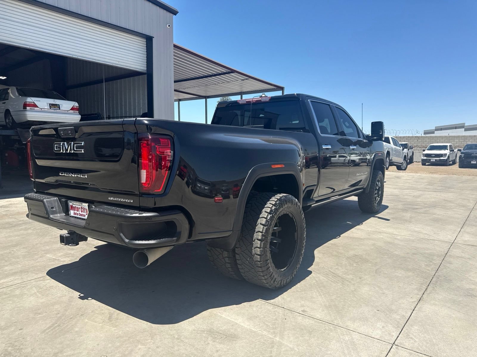 Used 2021 GMC Sierra 3500 Denali w/ Denali Ultimate Package AWD/4WD image 5