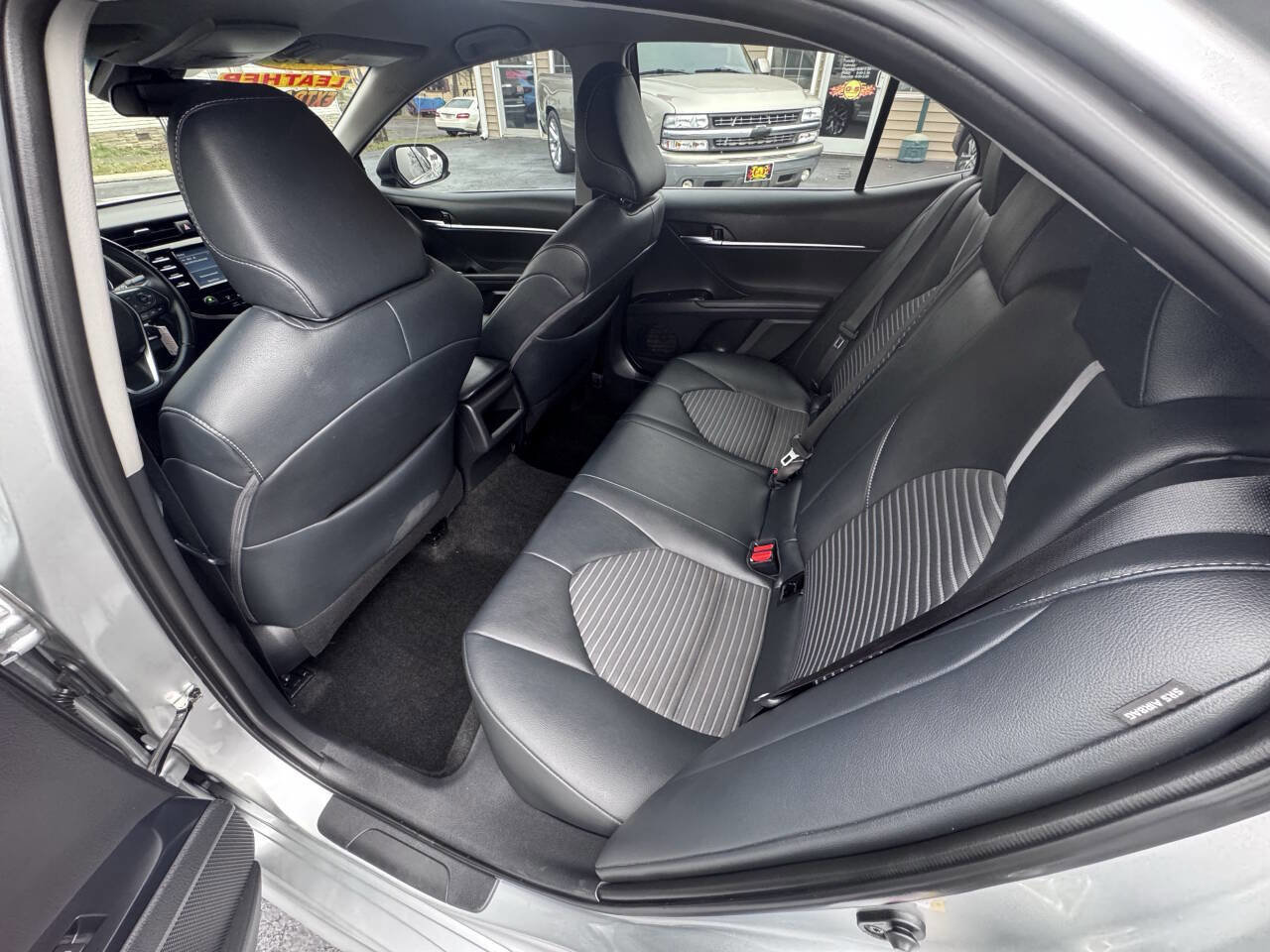Used 2018 Toyota Camry SE image 33