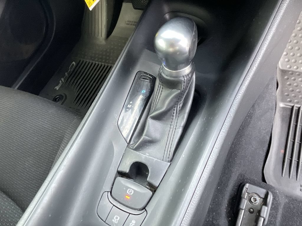 Used 2019 Toyota C-HR LE FWD image 23