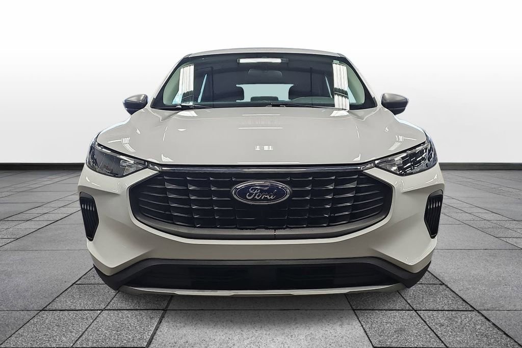 Used 2023 Ford Escape Active w/ Cold Weather Package image 2