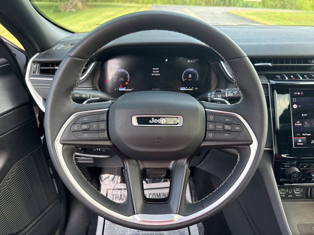 Used 2024 Jeep Grand Cherokee Altitude image 14