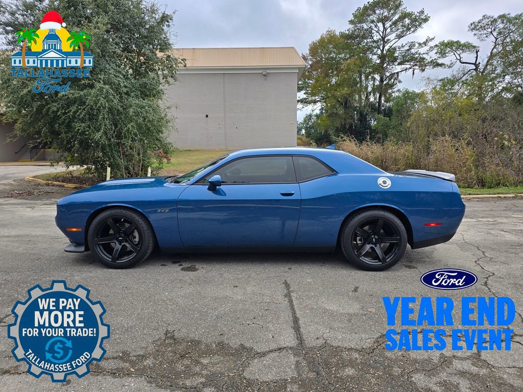 Used 2023 Dodge Challenger R/T image 3