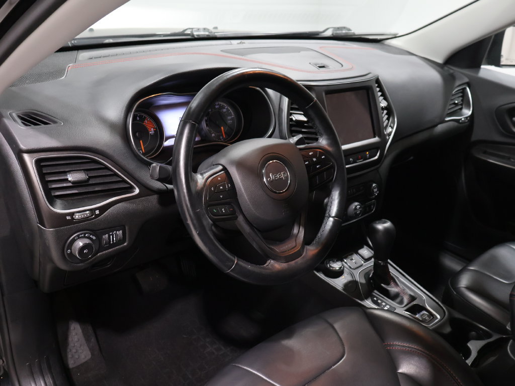 Used 2021 Jeep Cherokee Trailhawk AWD/4WD image 14