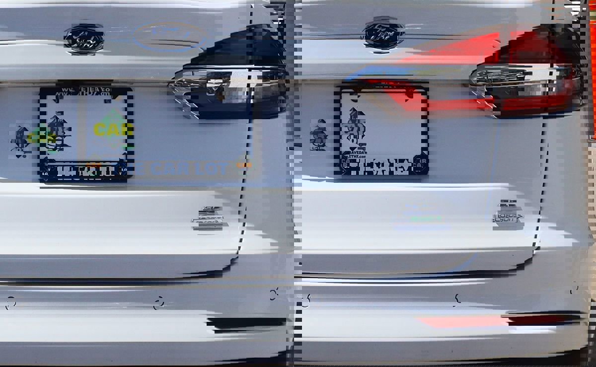 Used 2020 Ford Fusion SE image 20