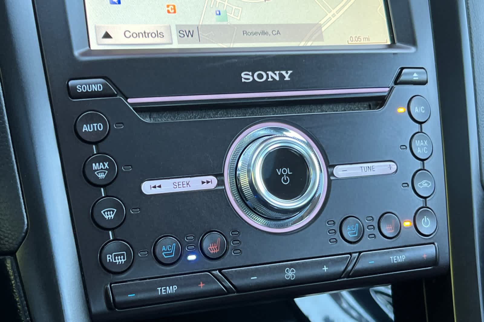 Used 2019 Ford Fusion Energi Titanium FWD image 22