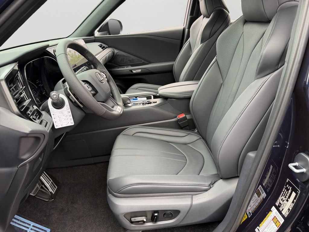 New 2026 Lexus TX 500h AWD image 13