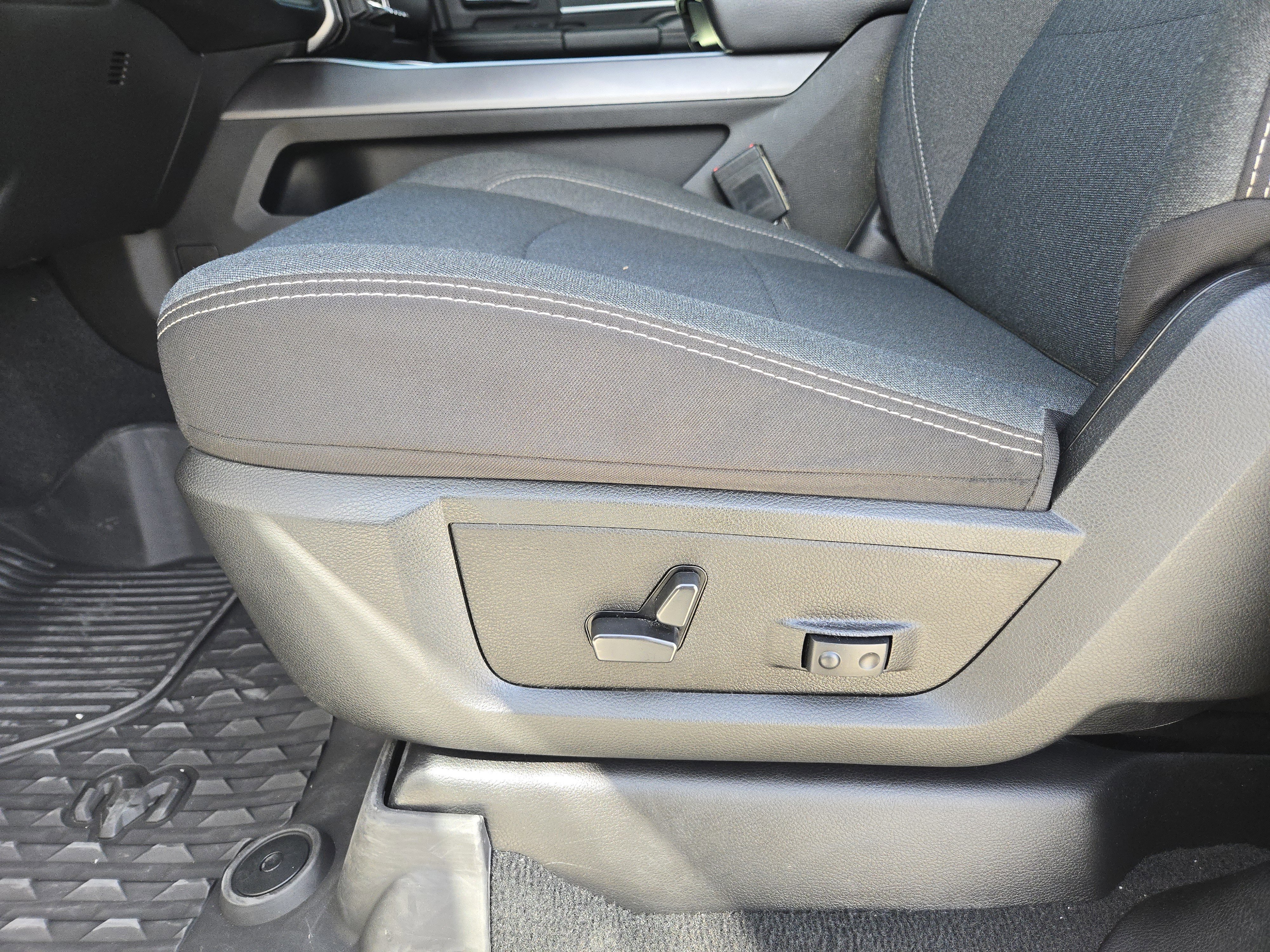 Used 2022 RAM 2500 Lone Star w/ Night Edition image 23