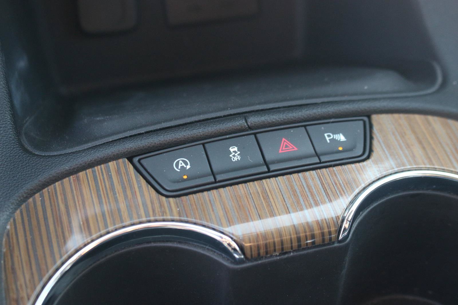 Used 2021 GMC Acadia SLE w/ Driver Convenience Package FWD image 24