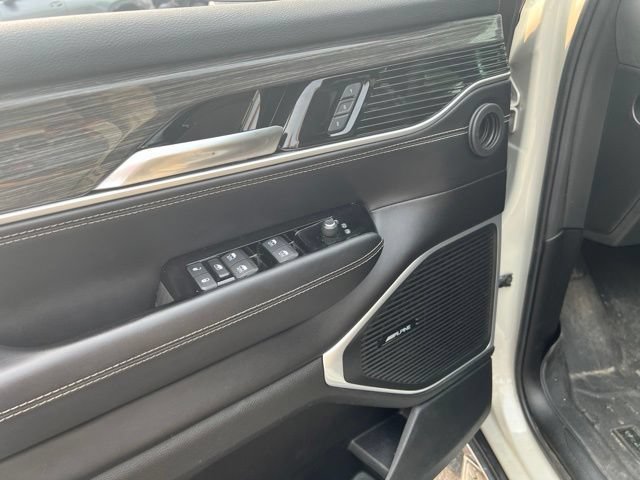 Used 2022 Jeep Wagoneer Series II AWD/4WD image 15