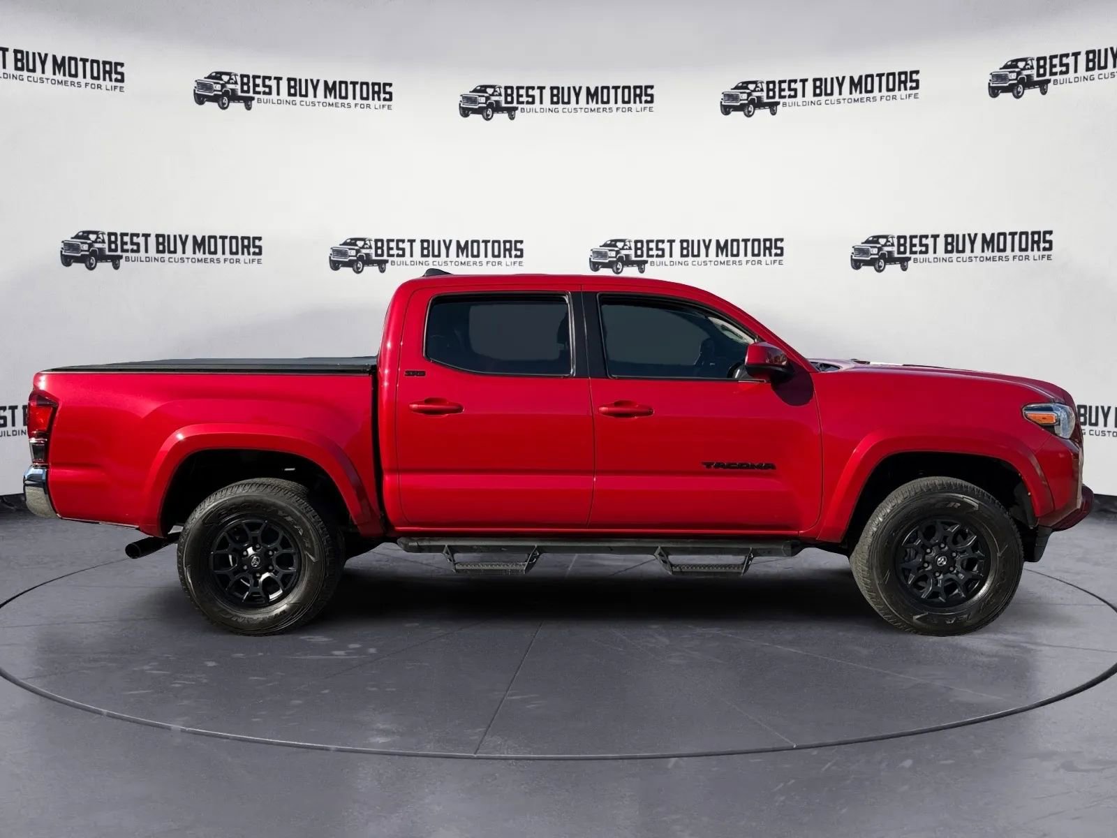 Used 2021 Toyota Tacoma SR5 RWD image 9