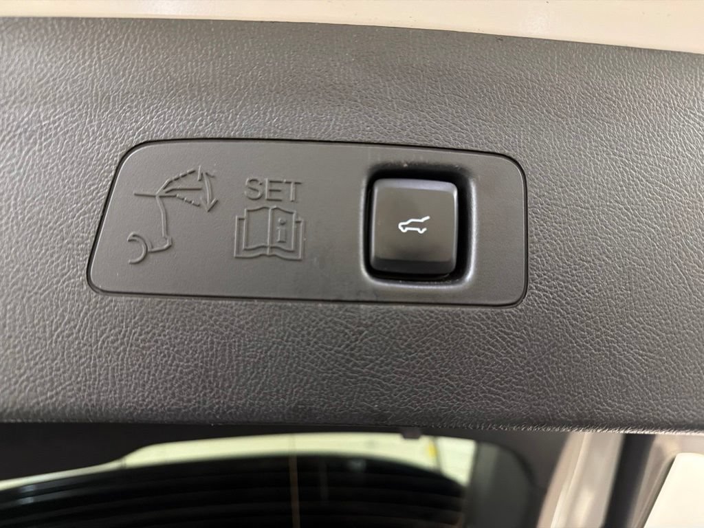 Used 2022 Lincoln Corsair AWD w/ Equipment Group 101A image 37