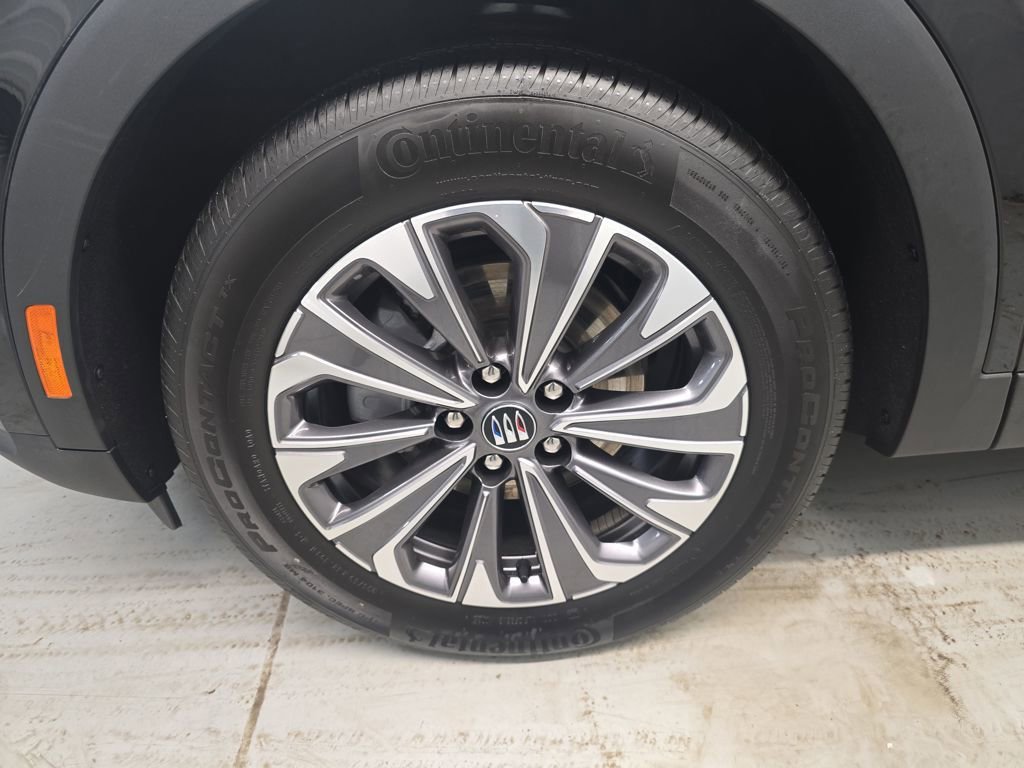 Certified 2025 Buick Envision Preferred image 11