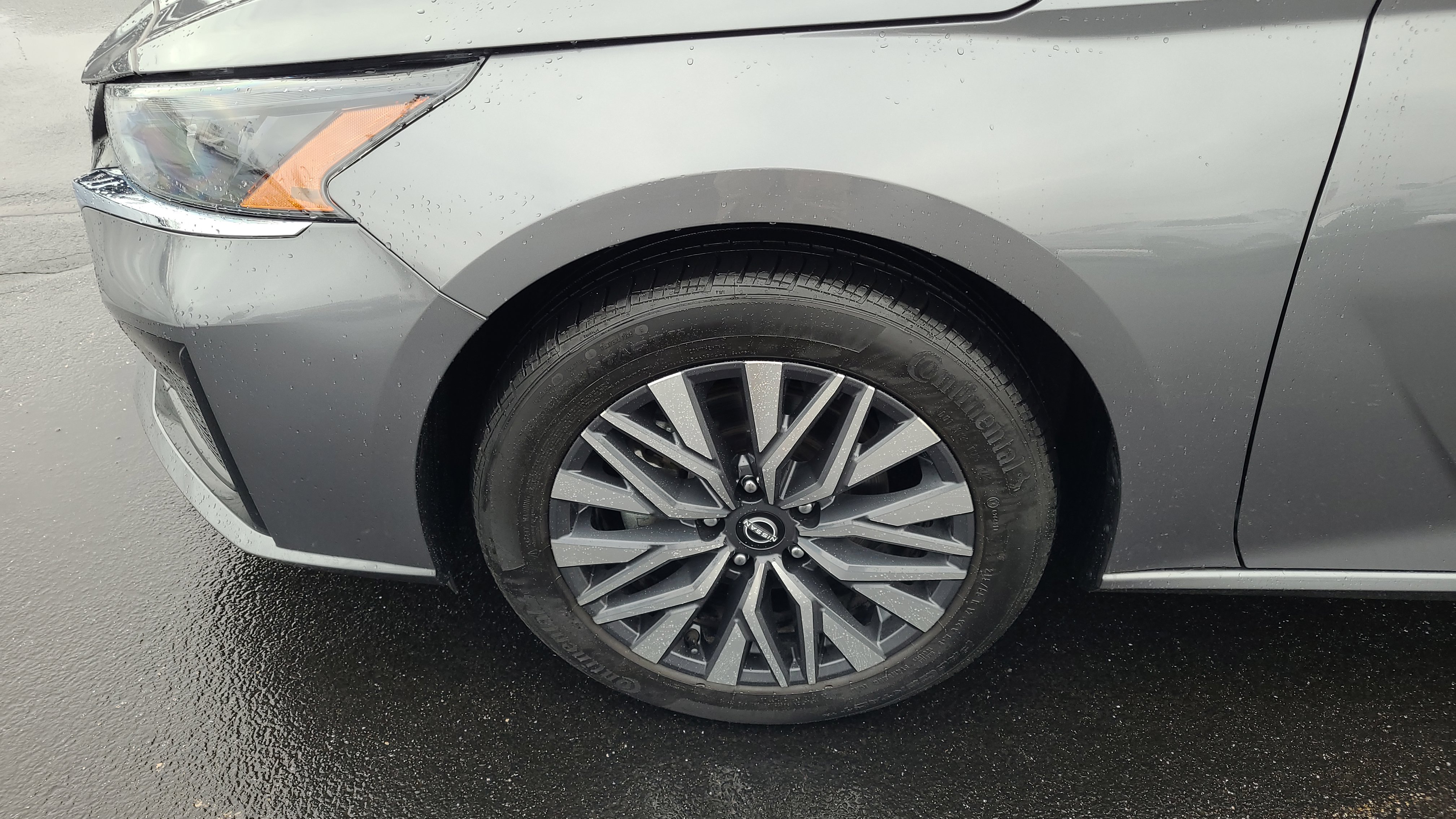 Used 2024 Nissan Altima 2.5 SV AWD/4WD image 11