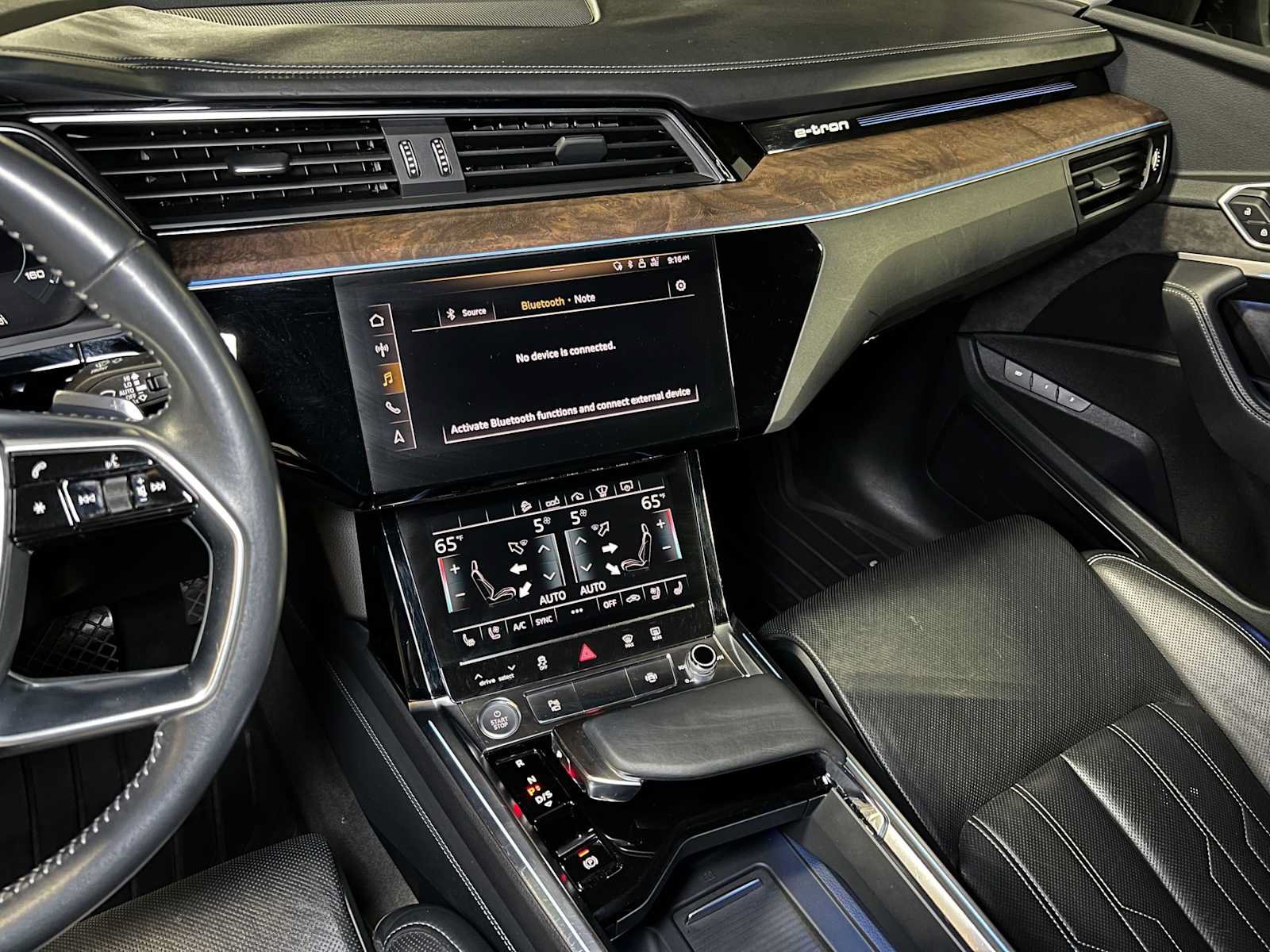 Used 2019 Audi e-tron Prestige w/ Prestige Package AWD/4WD image 43