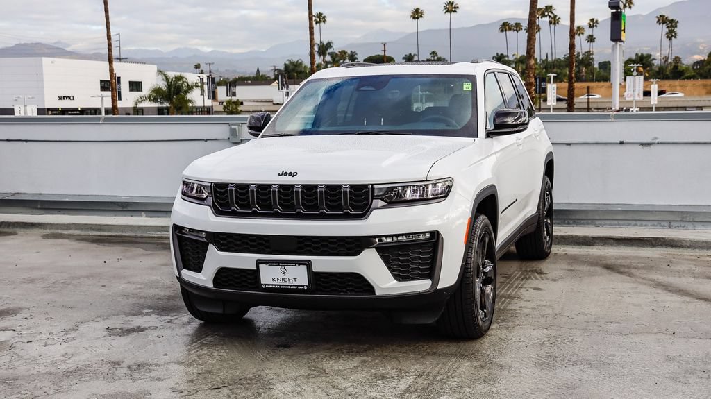 New 2026 Jeep Grand Cherokee Limited w/ Limited Altitude Package AWD/4WD image 4