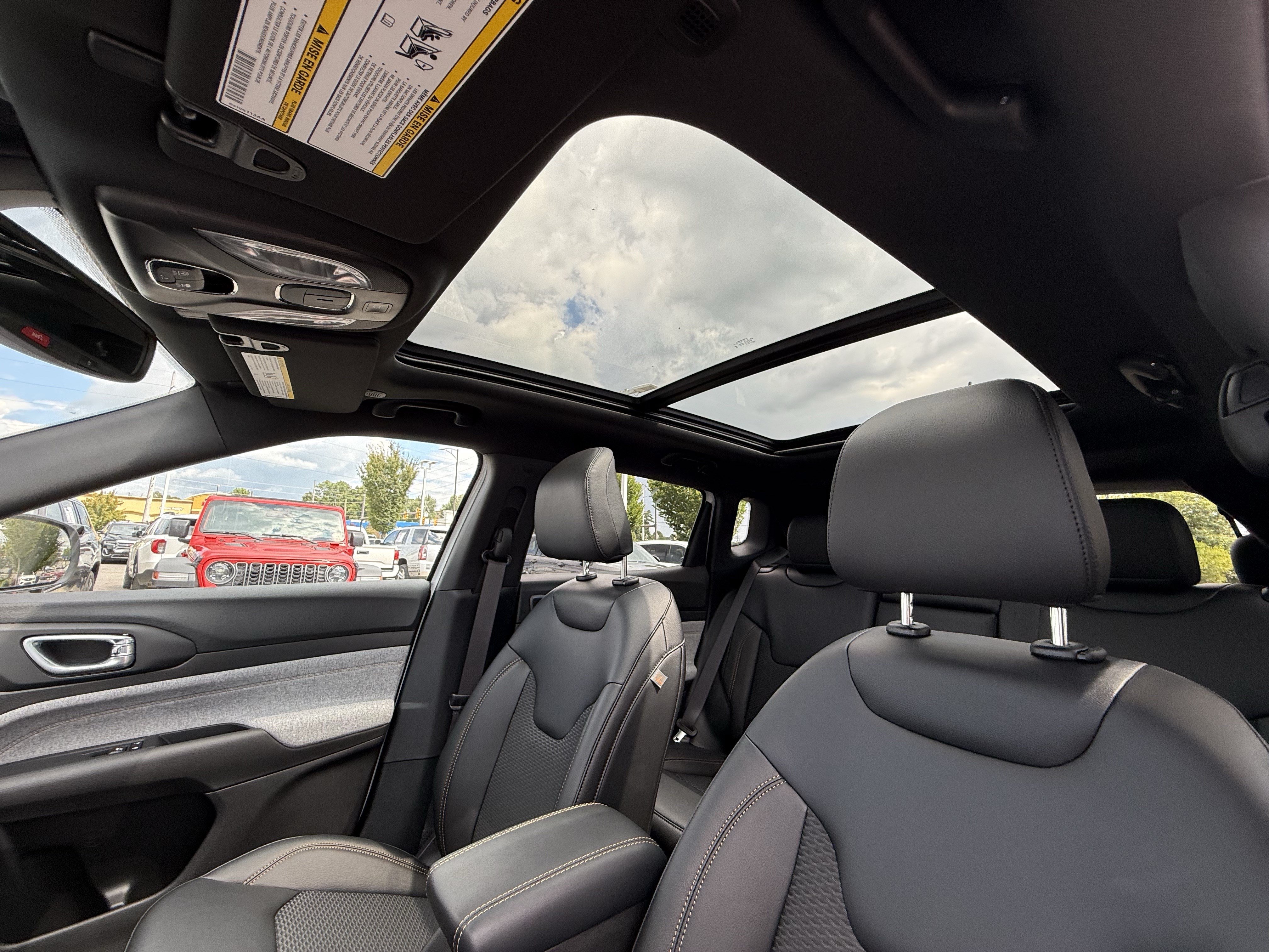 New 2026 Jeep Compass Latitude AWD/4WD image 28