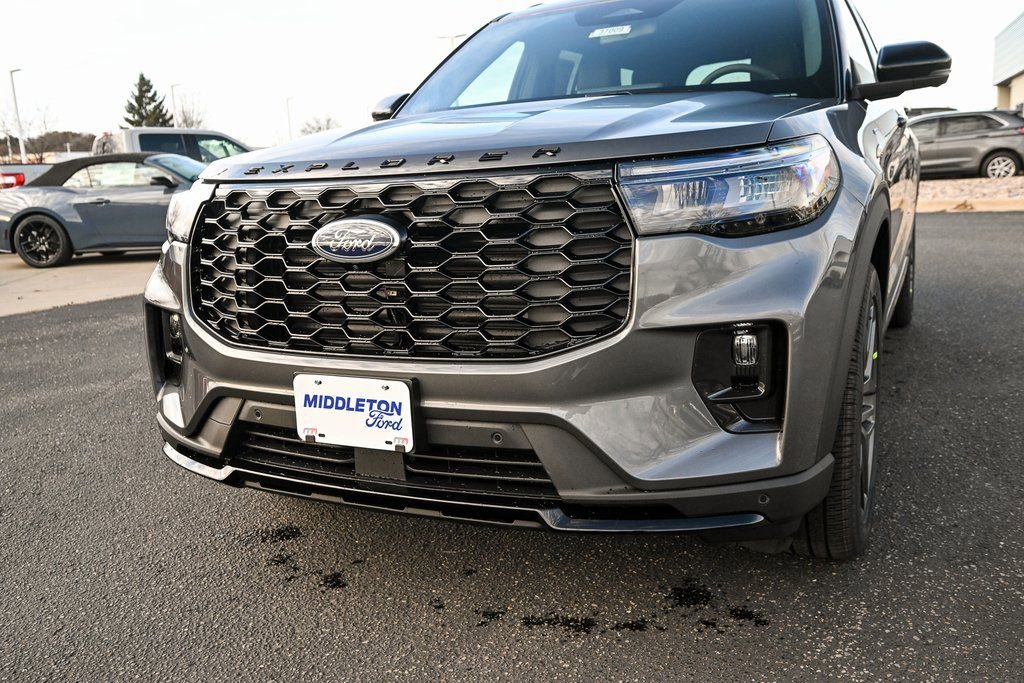 New 2026 Ford Explorer ST-Line w/ ST-Line Street Pack image 11