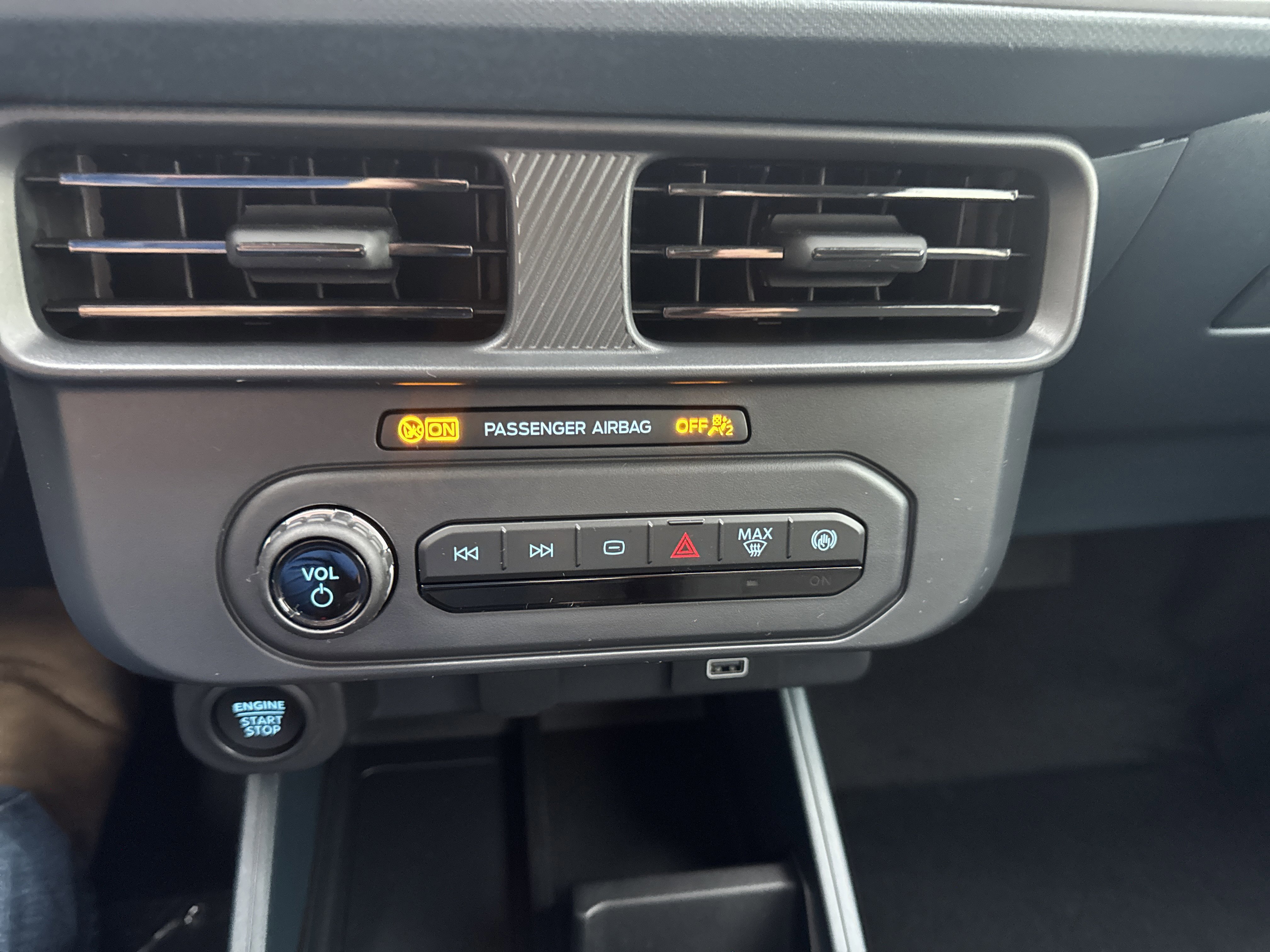 New 2025 Ford Maverick XLT w/ Black Appearance Package image 21