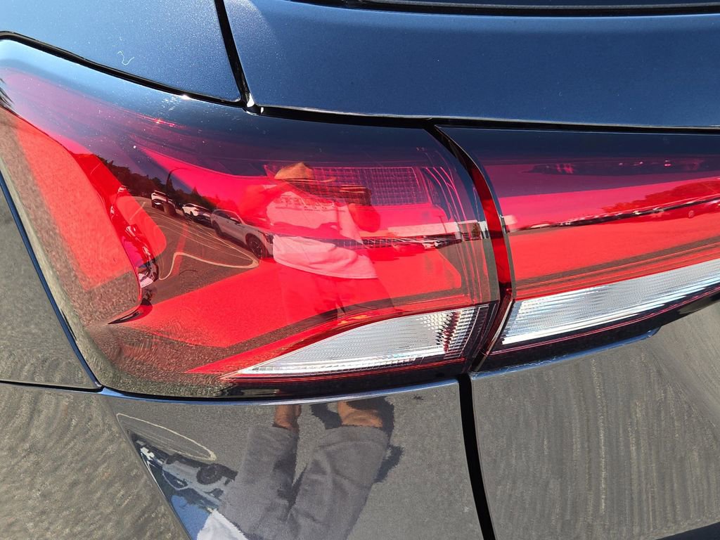 Used 2023 Chevrolet Equinox RS image 13