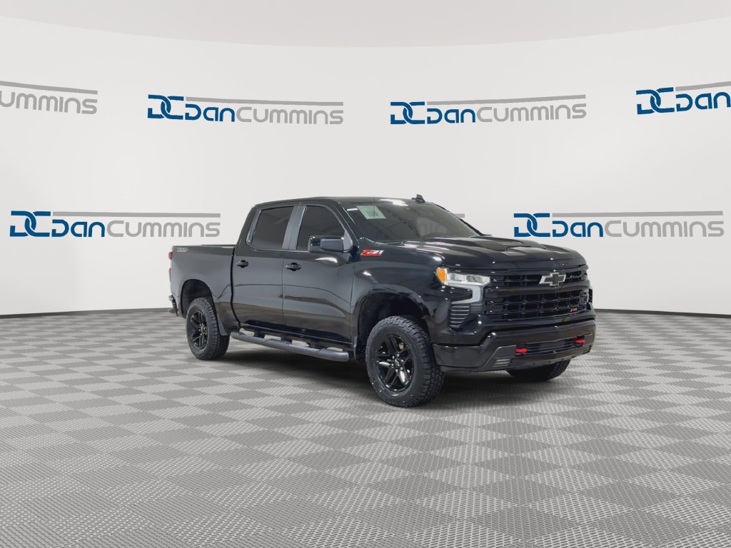 Used 2024 Chevrolet Silverado 1500 LT Trail Boss w/ Convenience Package II AWD/4WD image 2