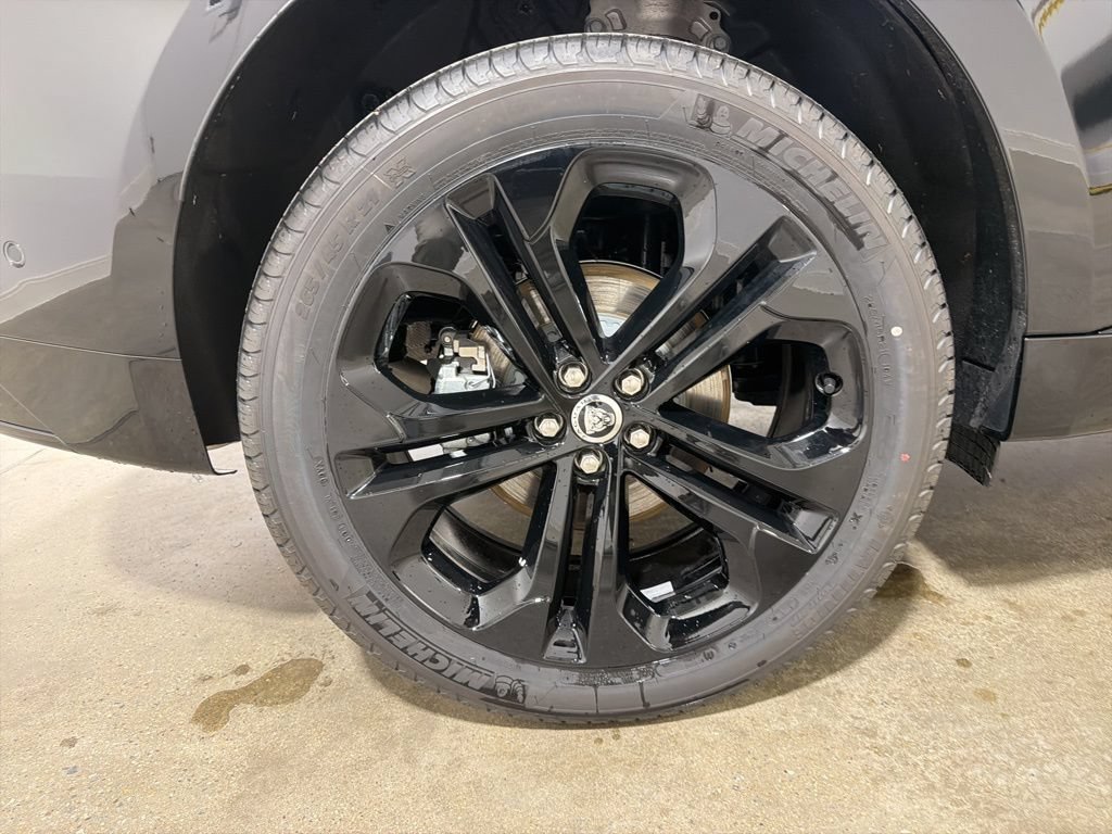 New 2026 Jaguar F-PACE R-Dynamic S AWD/4WD image 29