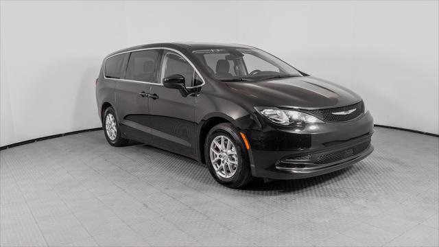 Used 2023 Chrysler Voyager LX FWD image 11