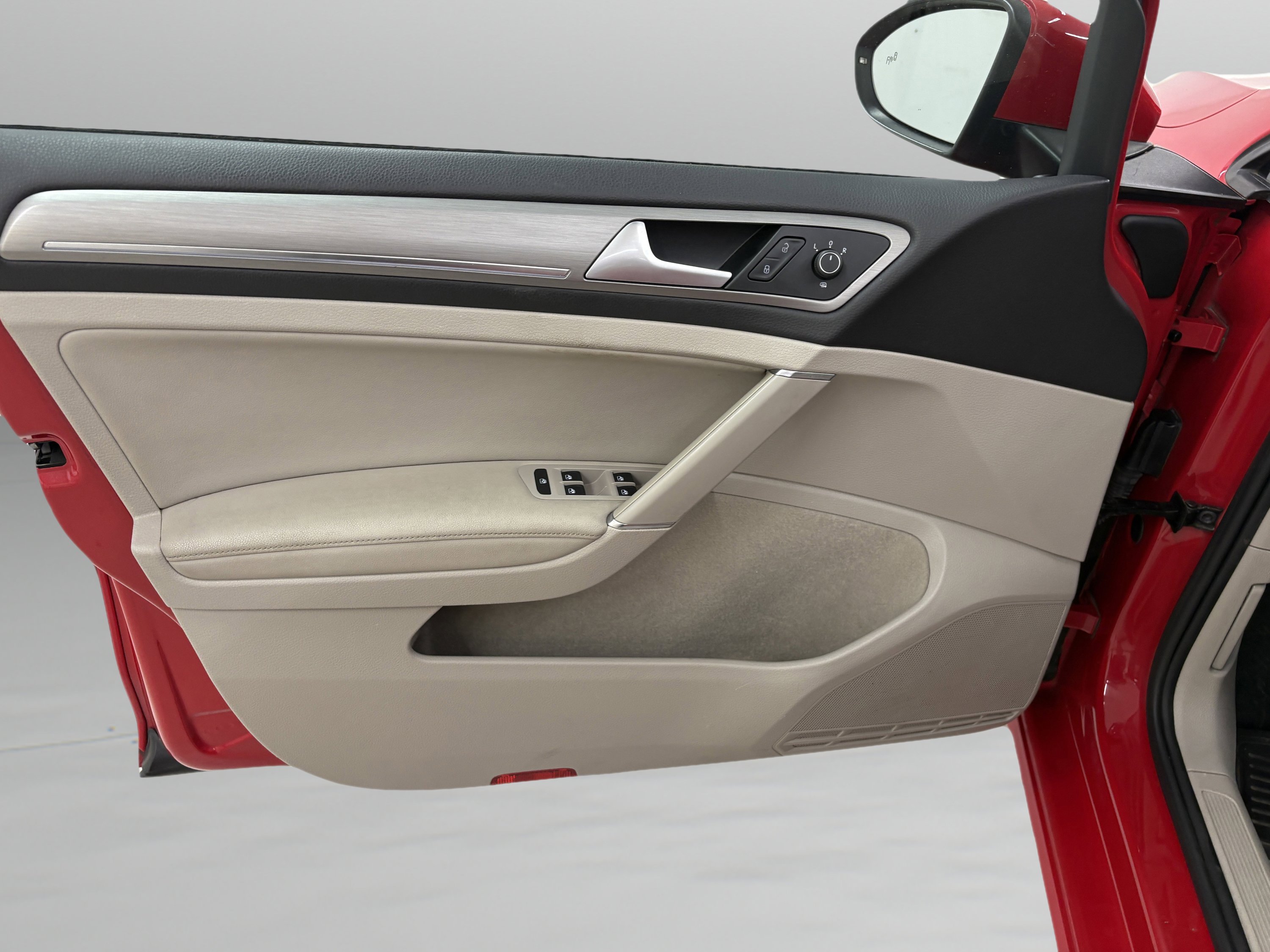 Used 2016 Volkswagen Golf SE w/ Lighting Package image 26