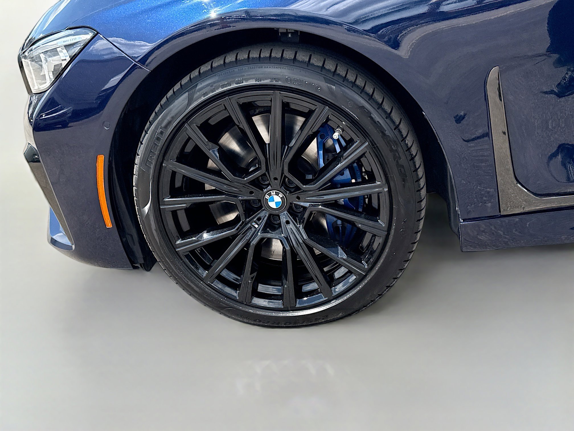 Used 2022 BMW 750i xDrive w/ Executive Package AWD/4WD image 43