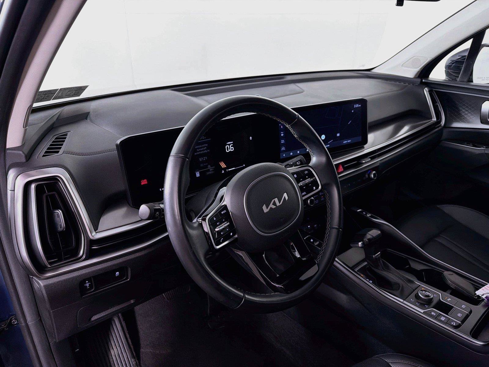 Used 2024 Kia Sorento S AWD/4WD image 16
