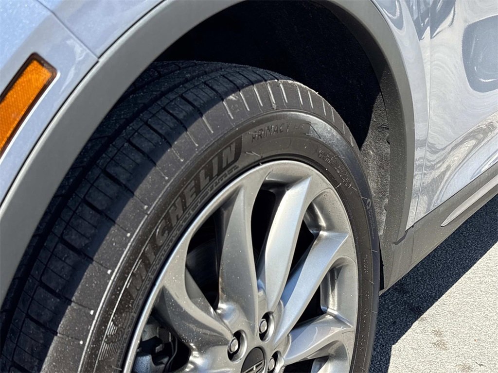 Used 2022 Lincoln Corsair FWD w/ Premium Package image 9