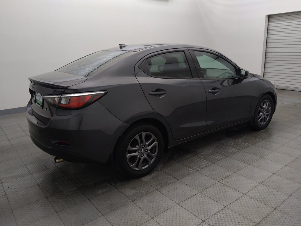 Used 2019 Toyota Yaris XLE FWD image 10