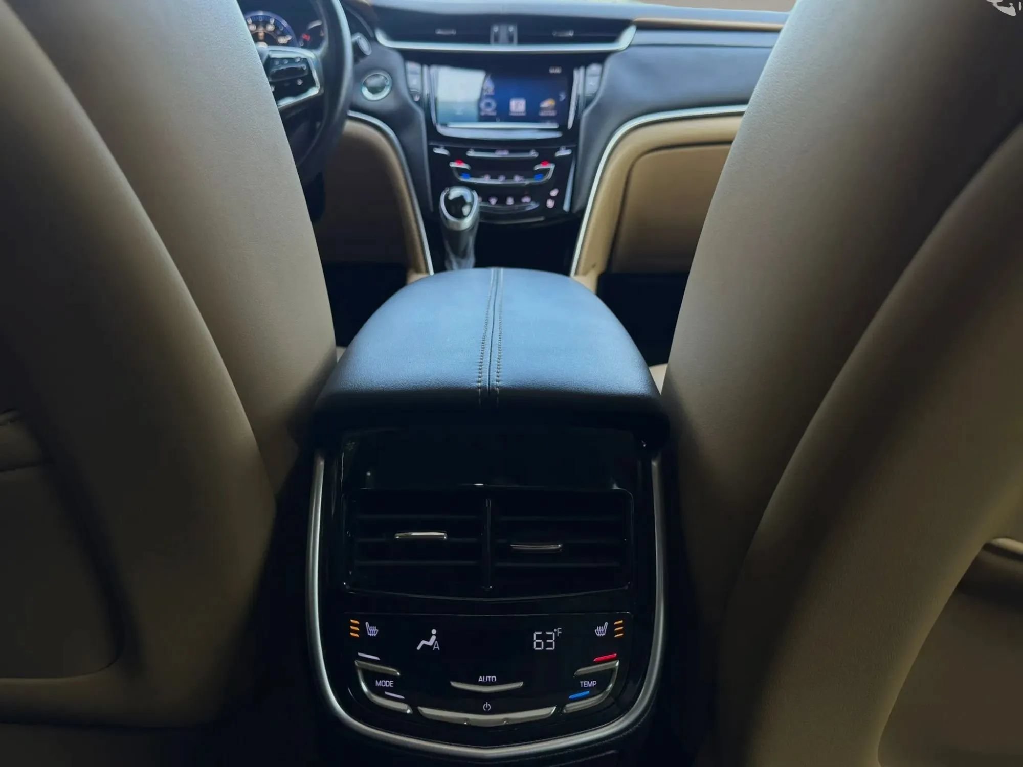Used 2013 Cadillac XTS Premium FWD image 36