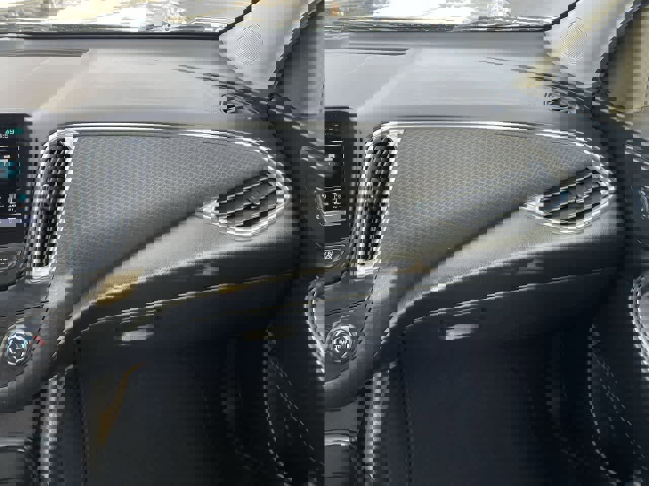 Used 2016 Chevrolet Malibu LT image 16