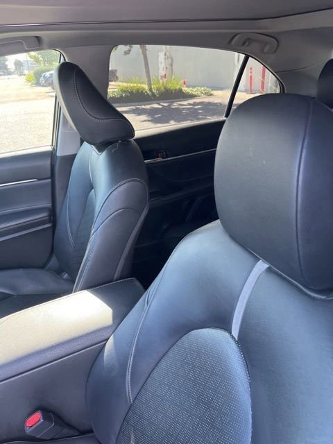 Used 2018 Toyota Camry XSE FWD image 9