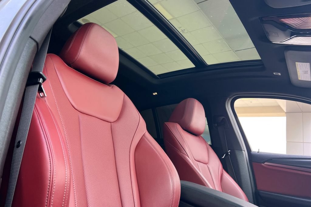 Used 2023 BMW X4 xDrive30i w/ M Sport Package AWD/4WD image 19