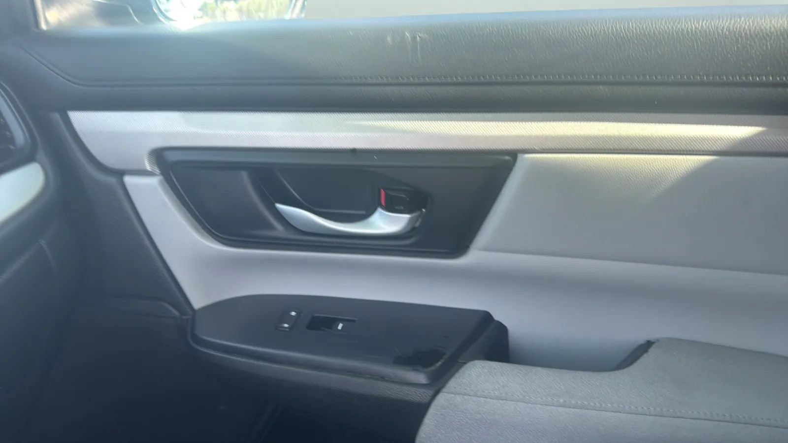 Used 2018 Honda CR-V LX image 16