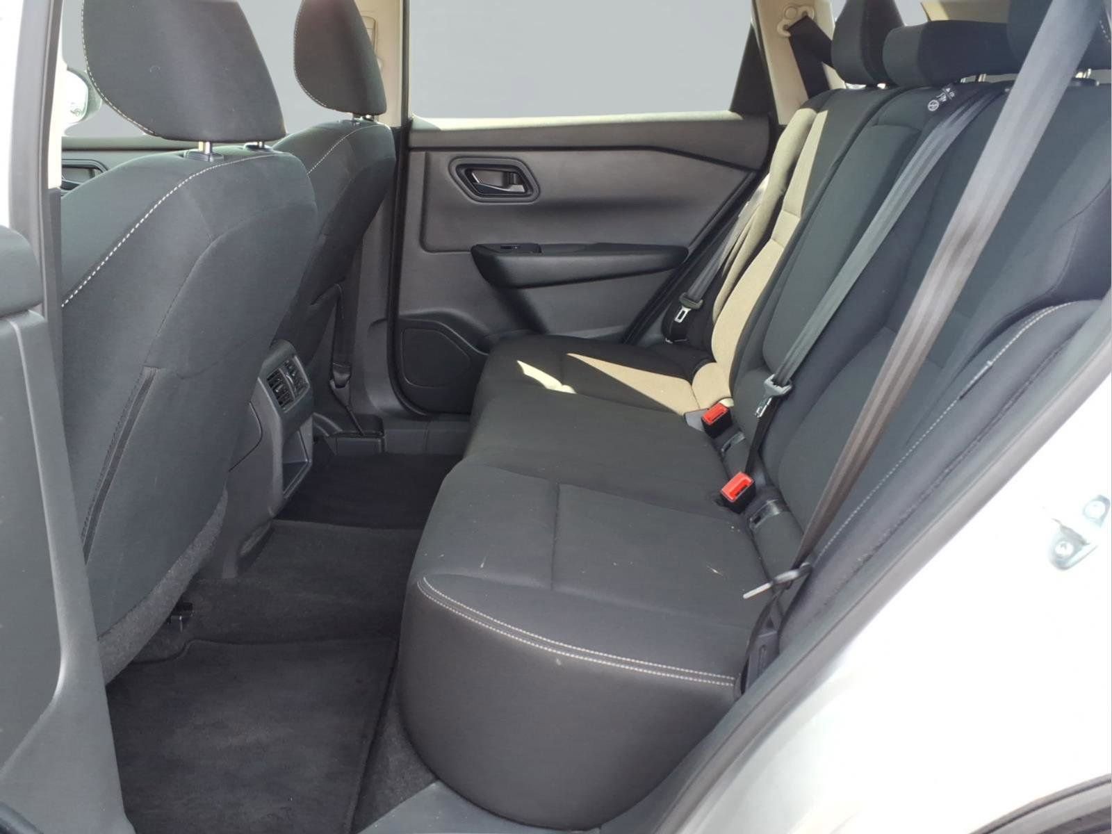 Used 2024 Nissan Rogue S FWD image 21