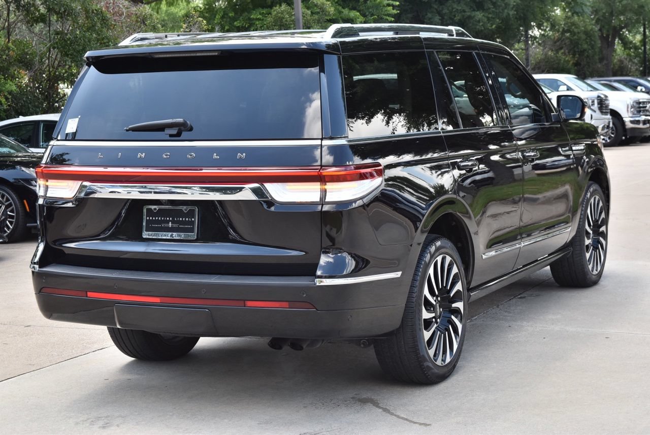 Used 2024 Lincoln Navigator Black Label AWD/4WD image 8