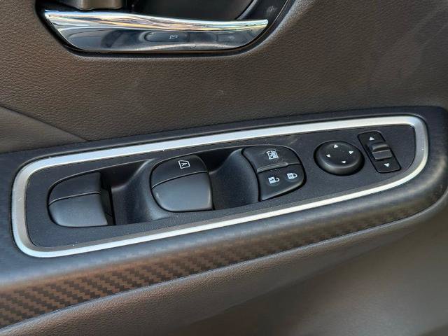 New 2025 Nissan Versa SR w/ Trunk Package FWD image 20