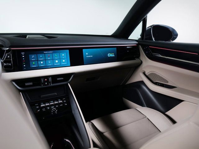 Certified 2025 Porsche Macan 4 Electric image 20