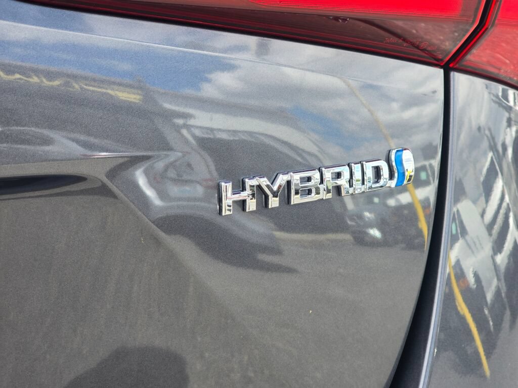 Used 2020 Toyota Prius LE AWD/4WD image 14