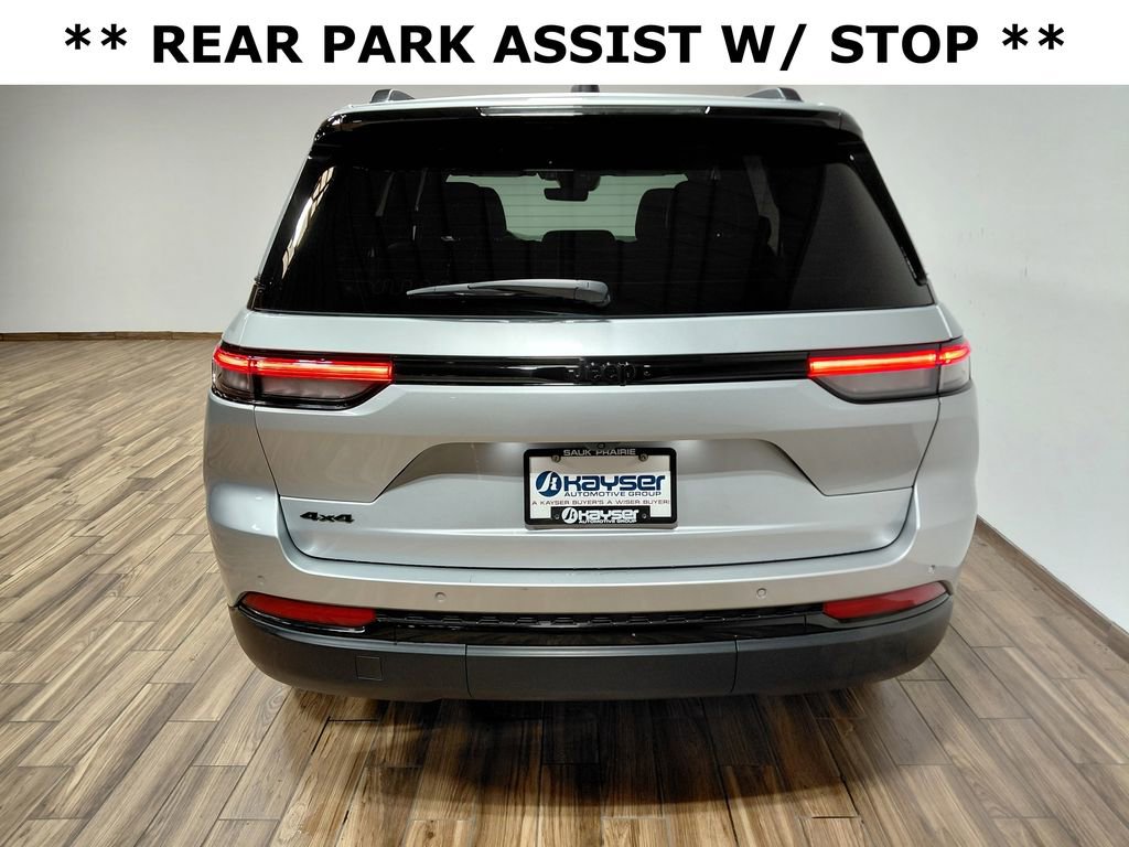 Certified 2025 Jeep Grand Cherokee Altitude AWD/4WD image 8