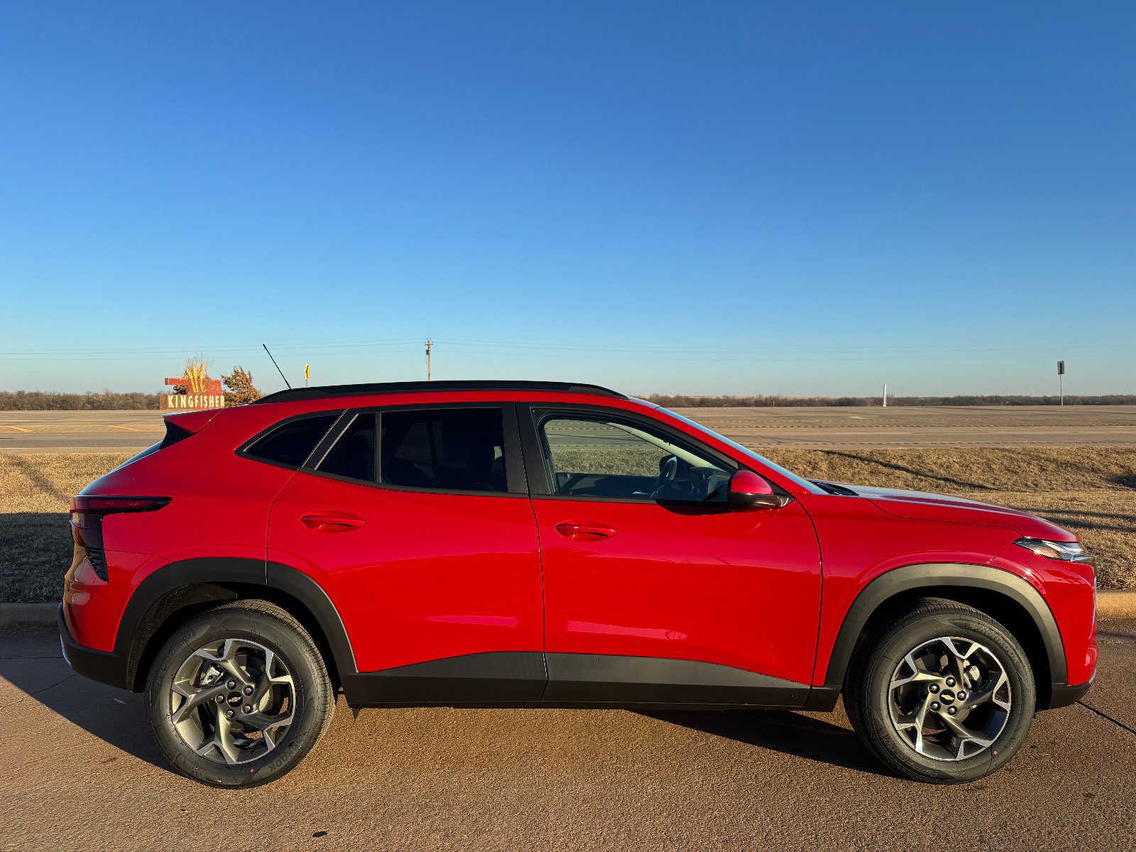 New 2026 Chevrolet Trax LT w/ Driver Confidence Package image 2